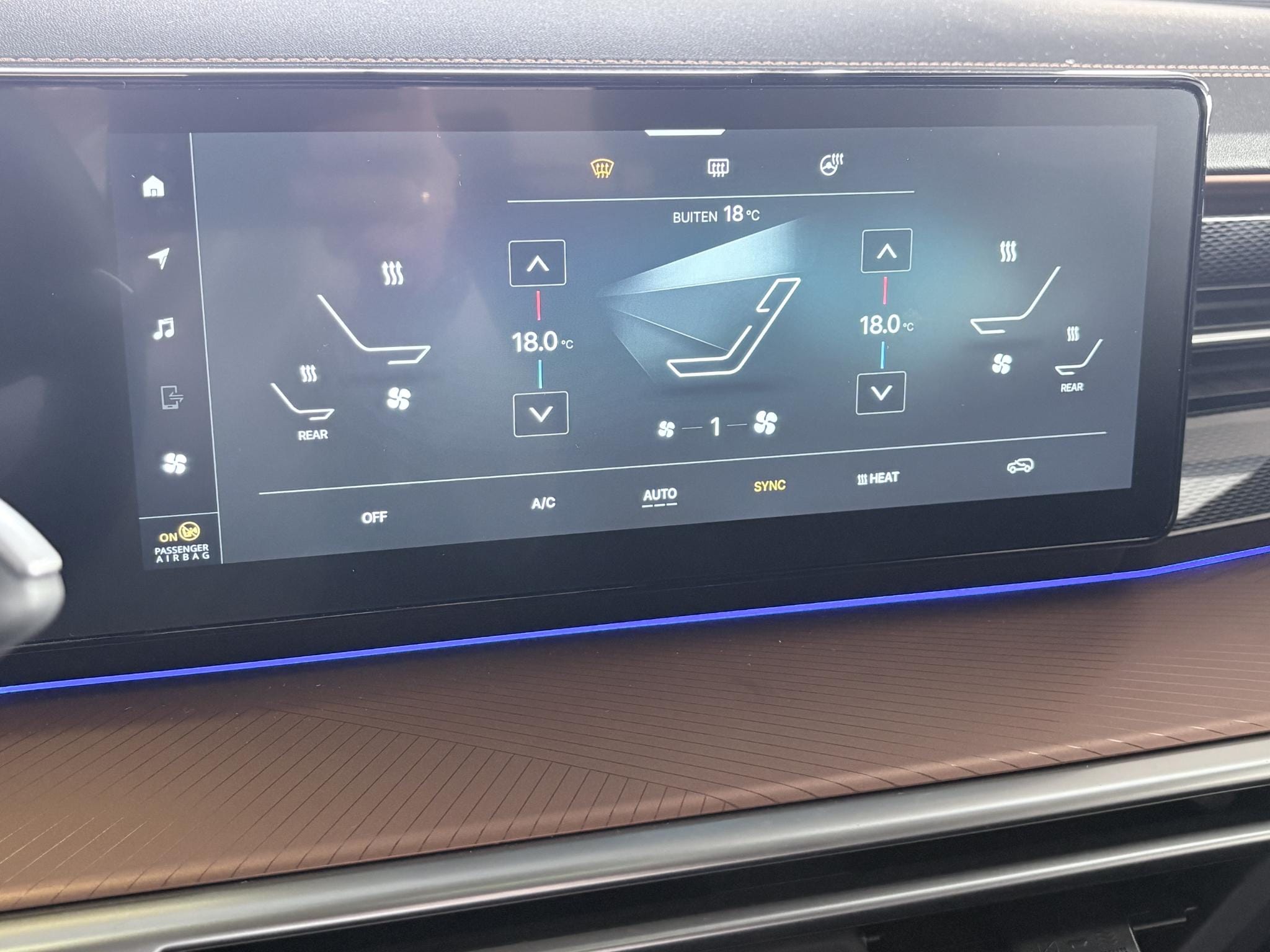 KGM Torres EVX Titanium 80.6 kWh Stoel/stuur verwarming / Stoelkoeling, Panoramadak , Rondomzicht camera's afbeelding 31