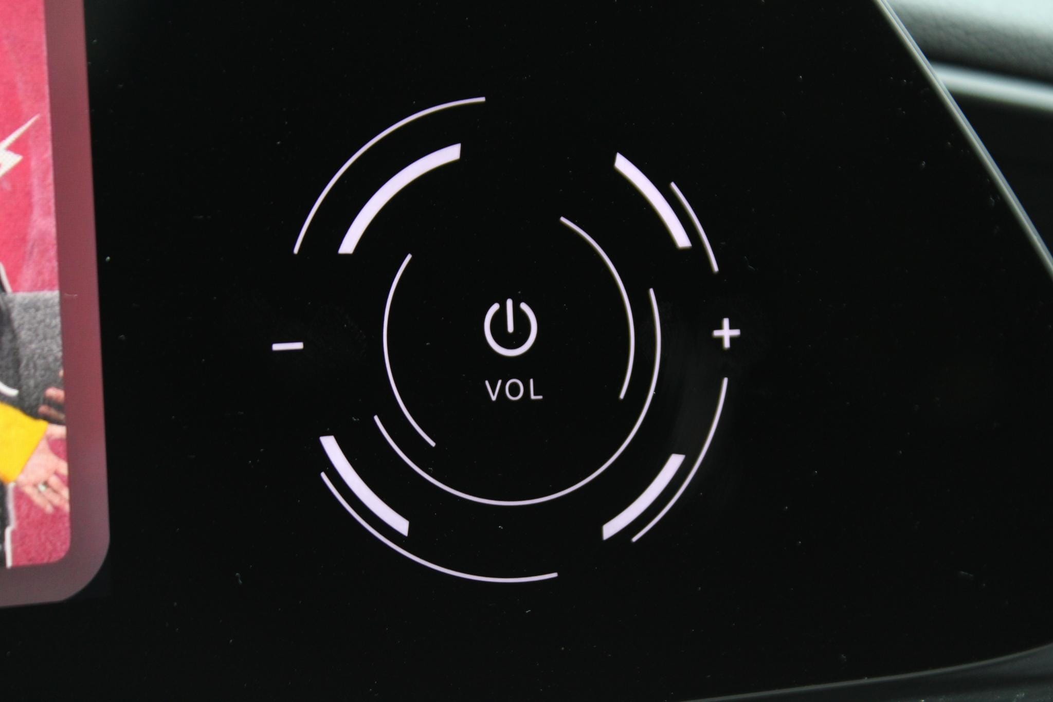 Omoda 9 SHS 1.5T-GDi SHS-P Premium Schuif/kanteldak | Stoelmassage/Ventilatie/Verwarming | 360 Camera | Alcantara Hemelbekleding | Lederen Bekleding afbeelding 32