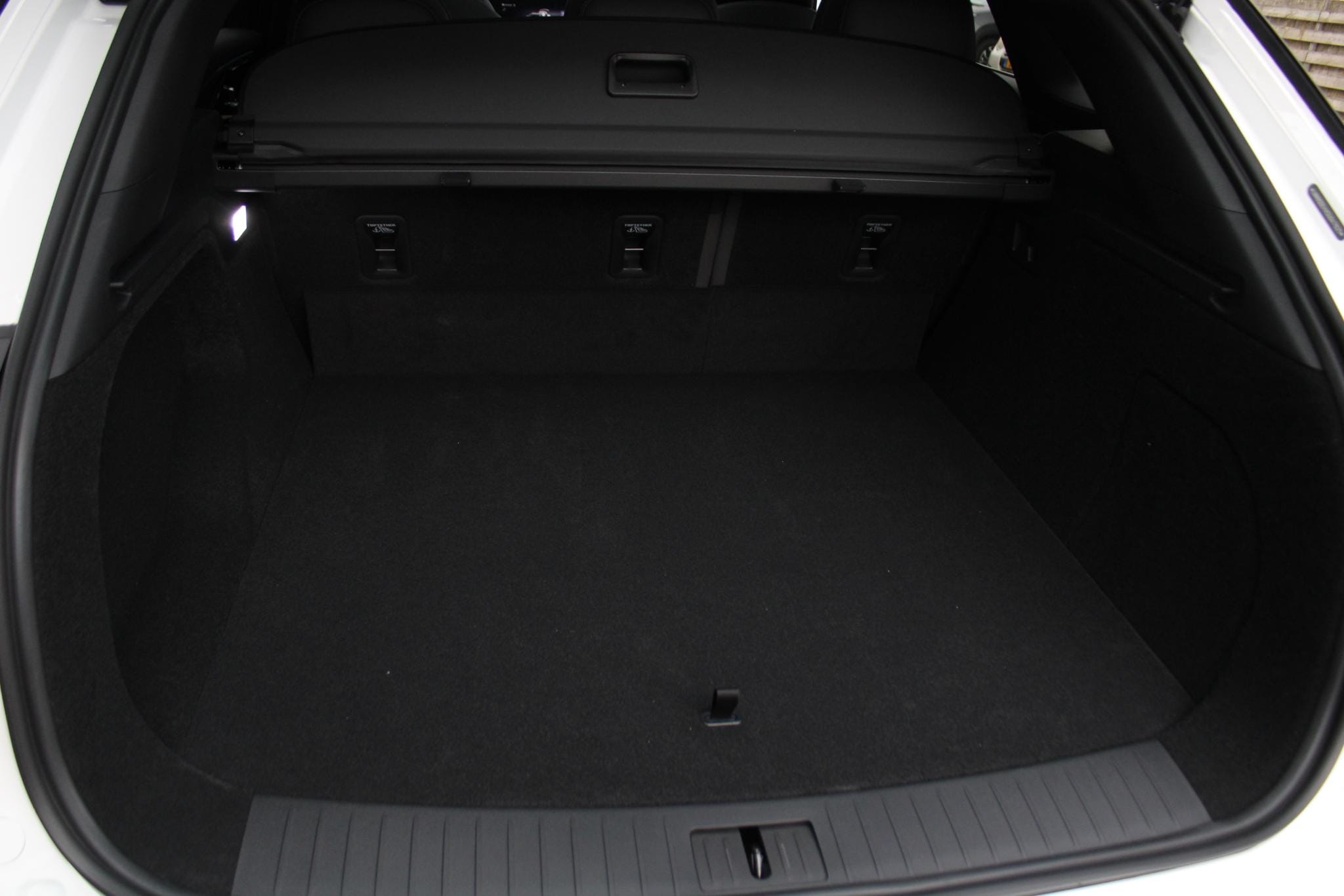 Omoda 9 SHS 1.5T-GDi SHS-P Premium Schuif/kanteldak | Stoelmassage/Ventilatie/Verwarming | 360 Camera | Alcantara Hemelbekleding | Lederen Bekleding afbeelding 40