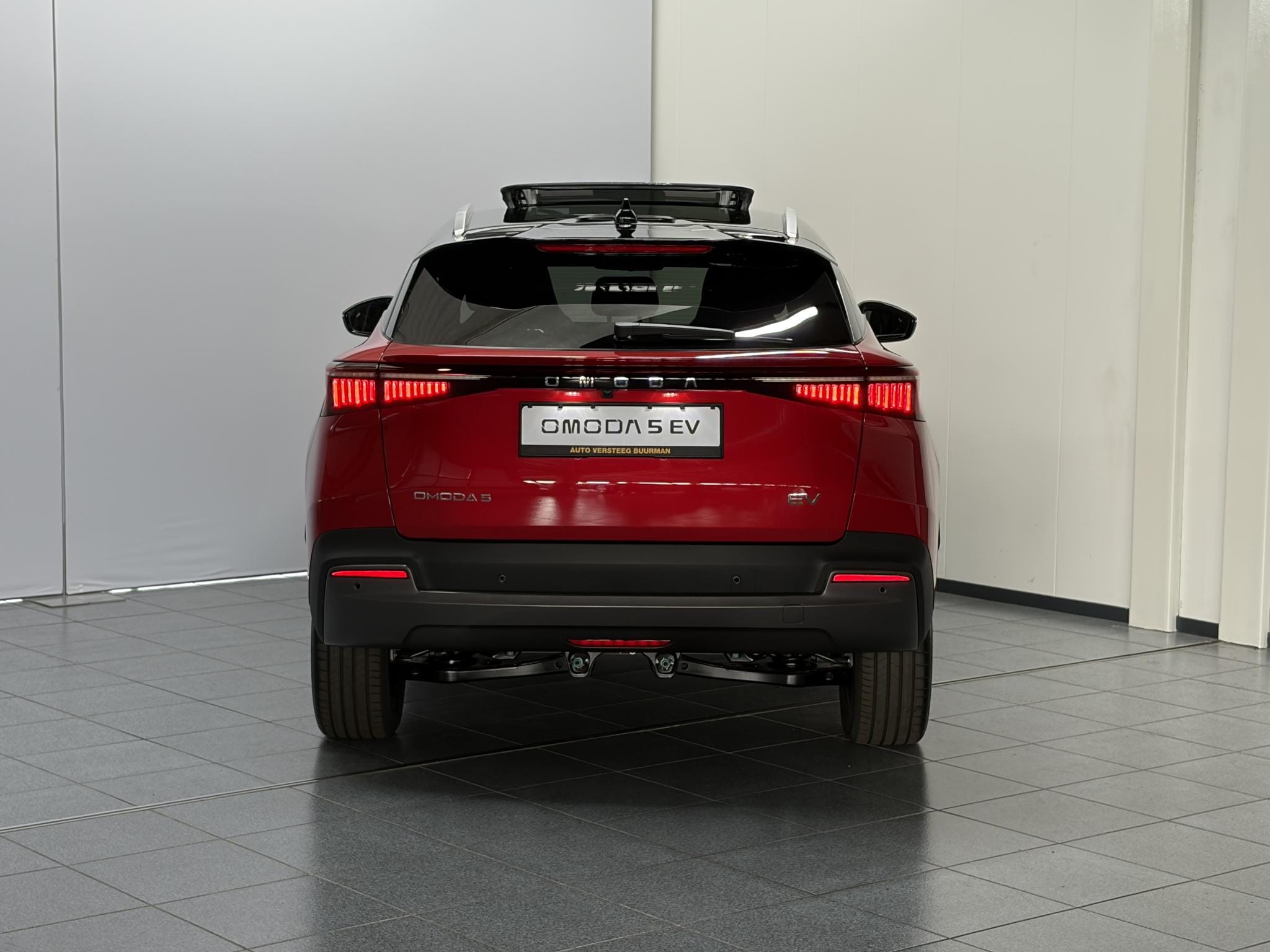 Omoda 5 EV Premium 61 kWh Heel compleet met schuifdak, lederen bekleding en rondom camera's afbeelding 6