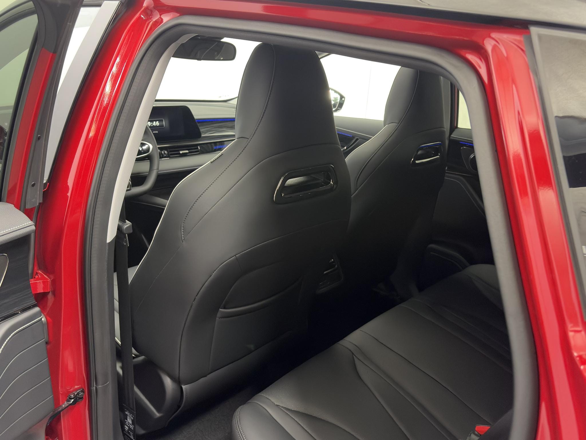 Omoda 5 EV Premium 61 kWh Heel compleet met schuifdak, lederen bekleding en rondom camera's afbeelding 13