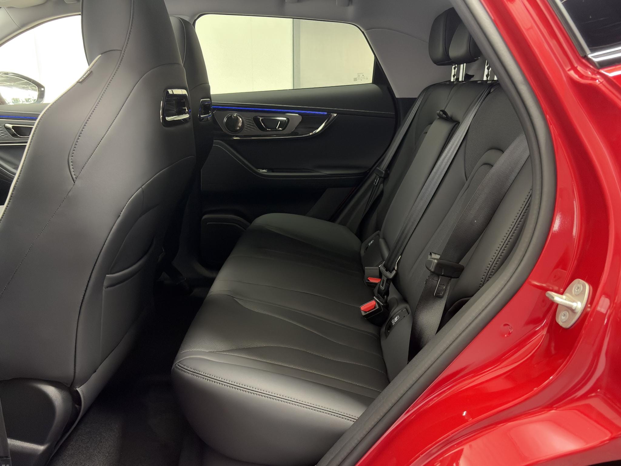 Omoda 5 EV Premium 61 kWh Heel compleet met schuifdak, lederen bekleding en rondom camera's afbeelding 14