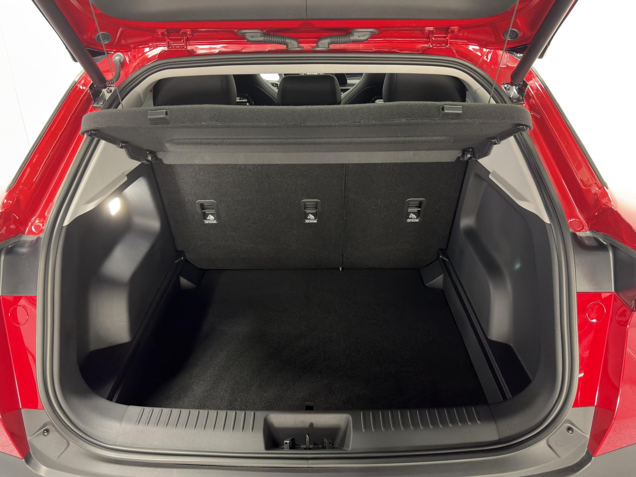 Omoda 5 EV Premium 61 kWh Heel compleet met schuifdak, lederen bekleding en rondom camera's afbeelding 15