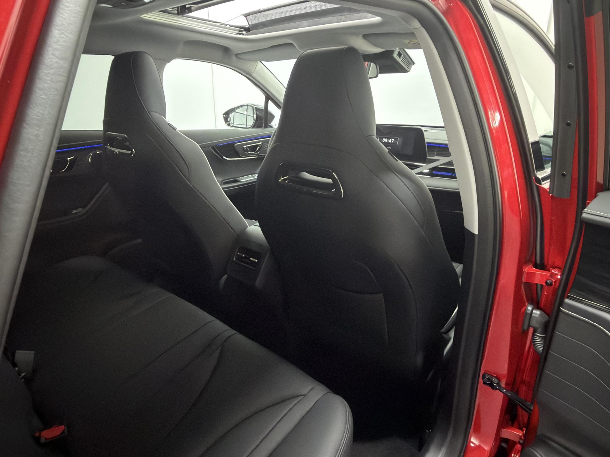 Omoda 5 EV Premium 61 kWh Heel compleet met schuifdak, lederen bekleding en rondom camera's afbeelding 17