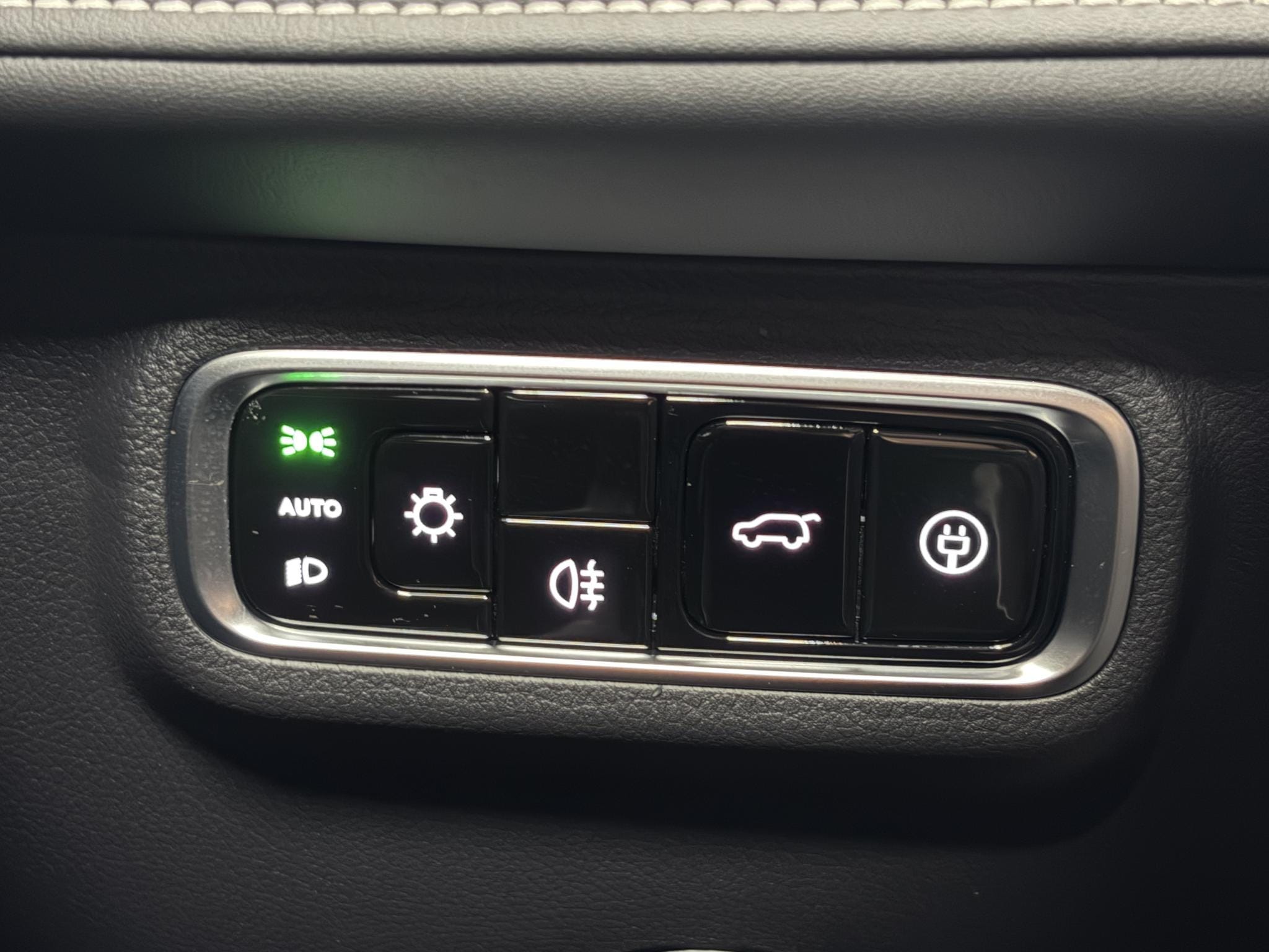 Omoda 5 EV Premium 61 kWh Heel compleet met schuifdak, lederen bekleding en rondom camera's afbeelding 21