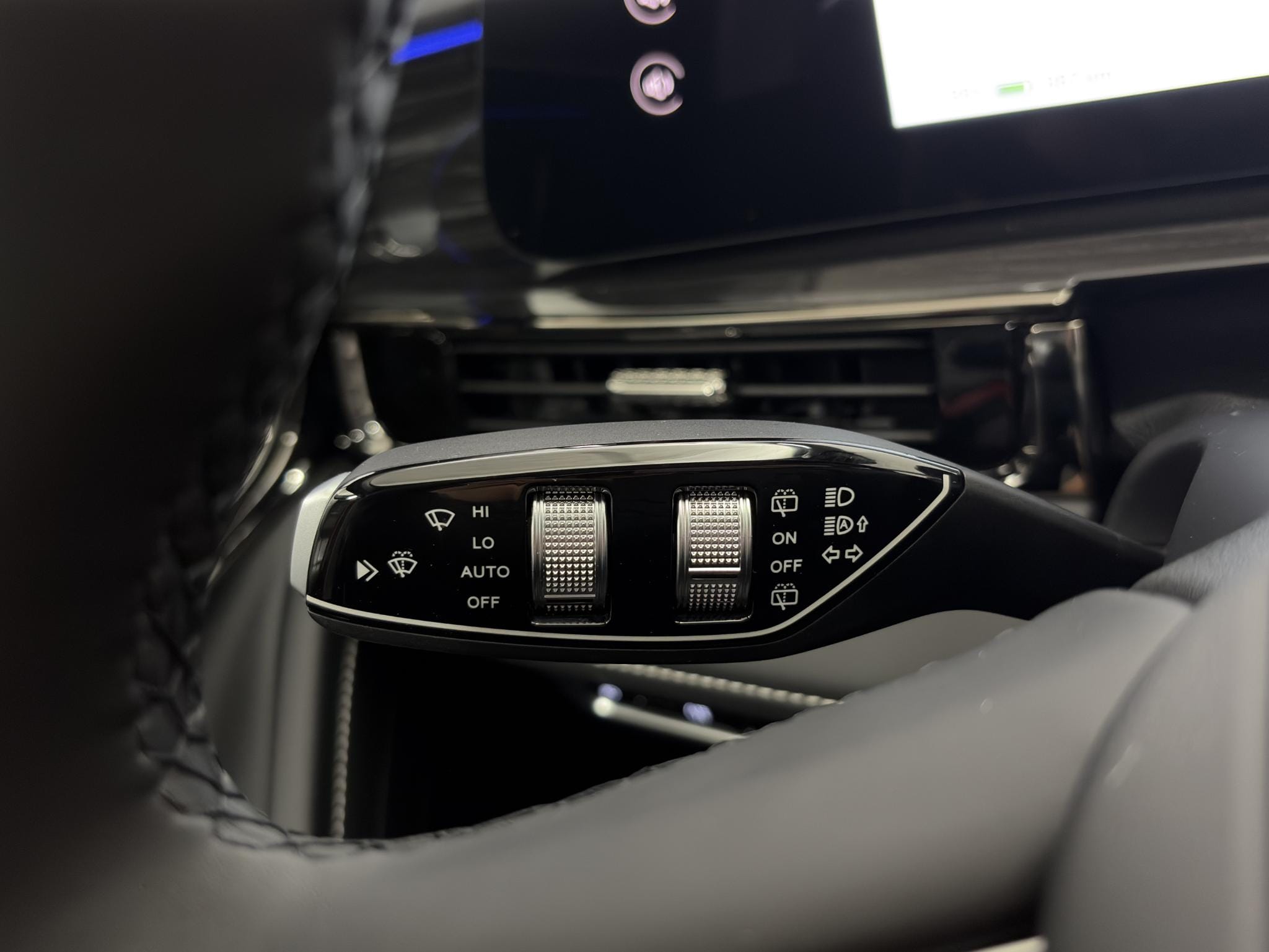 Omoda 5 EV Premium 61 kWh Heel compleet met schuifdak, lederen bekleding en rondom camera's afbeelding 23