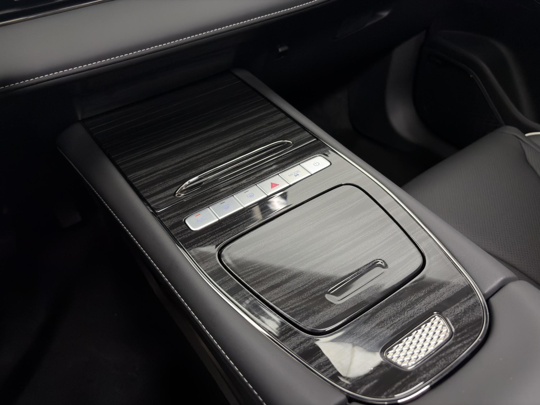Omoda 5 EV Premium 61 kWh Heel compleet met schuifdak, lederen bekleding en rondom camera's afbeelding 33