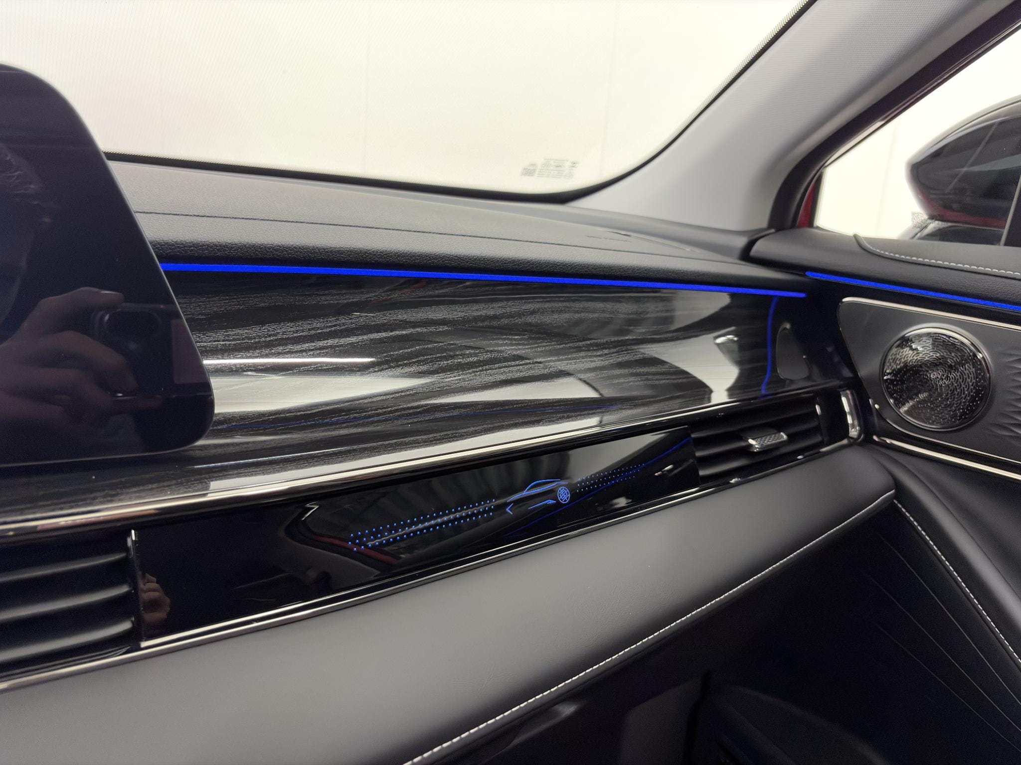 Omoda 5 EV Premium 61 kWh Heel compleet met schuifdak, lederen bekleding en rondom camera's afbeelding 34