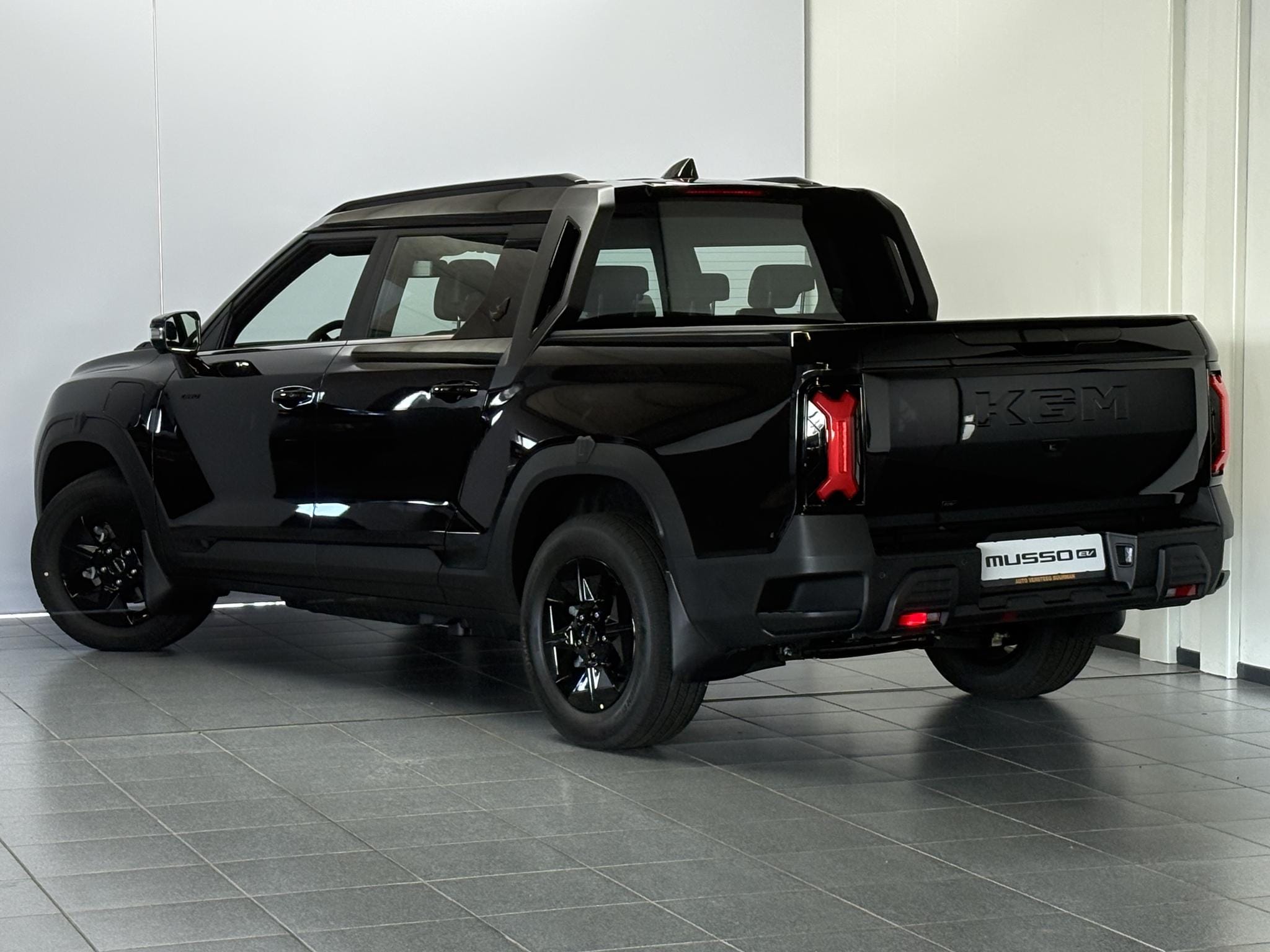 KGM Musso EV Black Line 80.6 kWh 4WD Luxe leder/suede bekleding, Schuifdak, Navigatie, 4x4, 2300kg trekgewicht! afbeelding 5