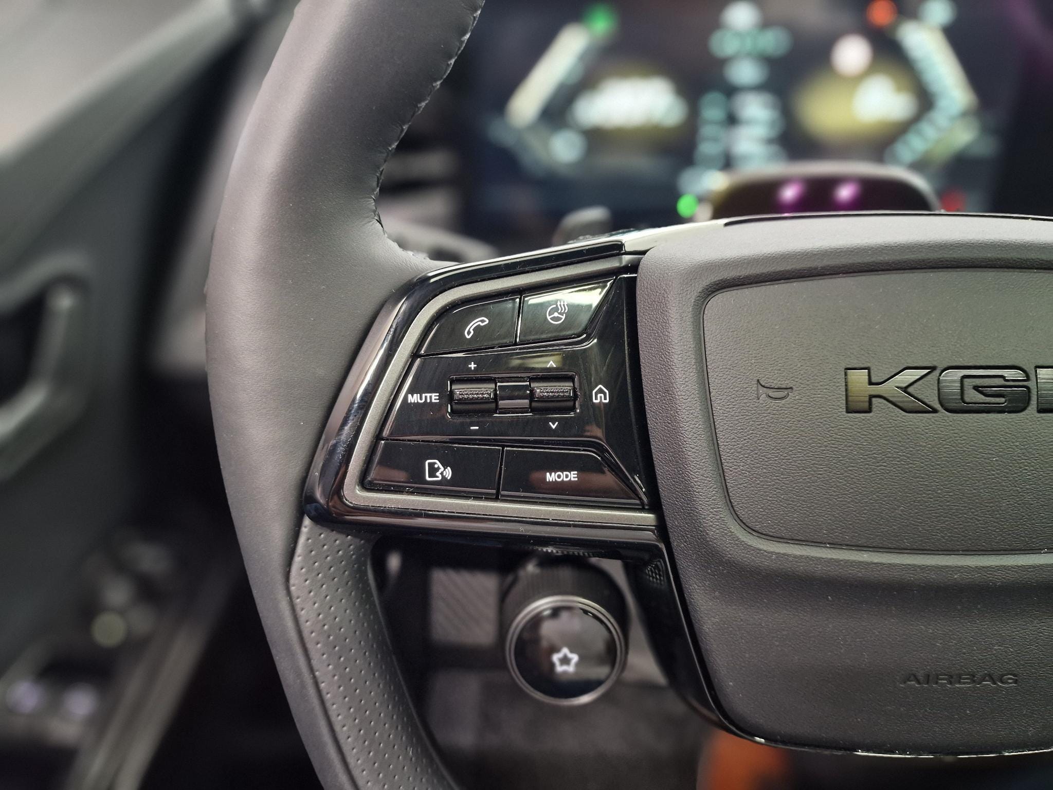 KGM Musso EV Black Line 80.6 kWh 4WD Luxe leder/suede bekleding, Schuifdak, Navigatie, 4x4, 2300kg trekgewicht! afbeelding 29
