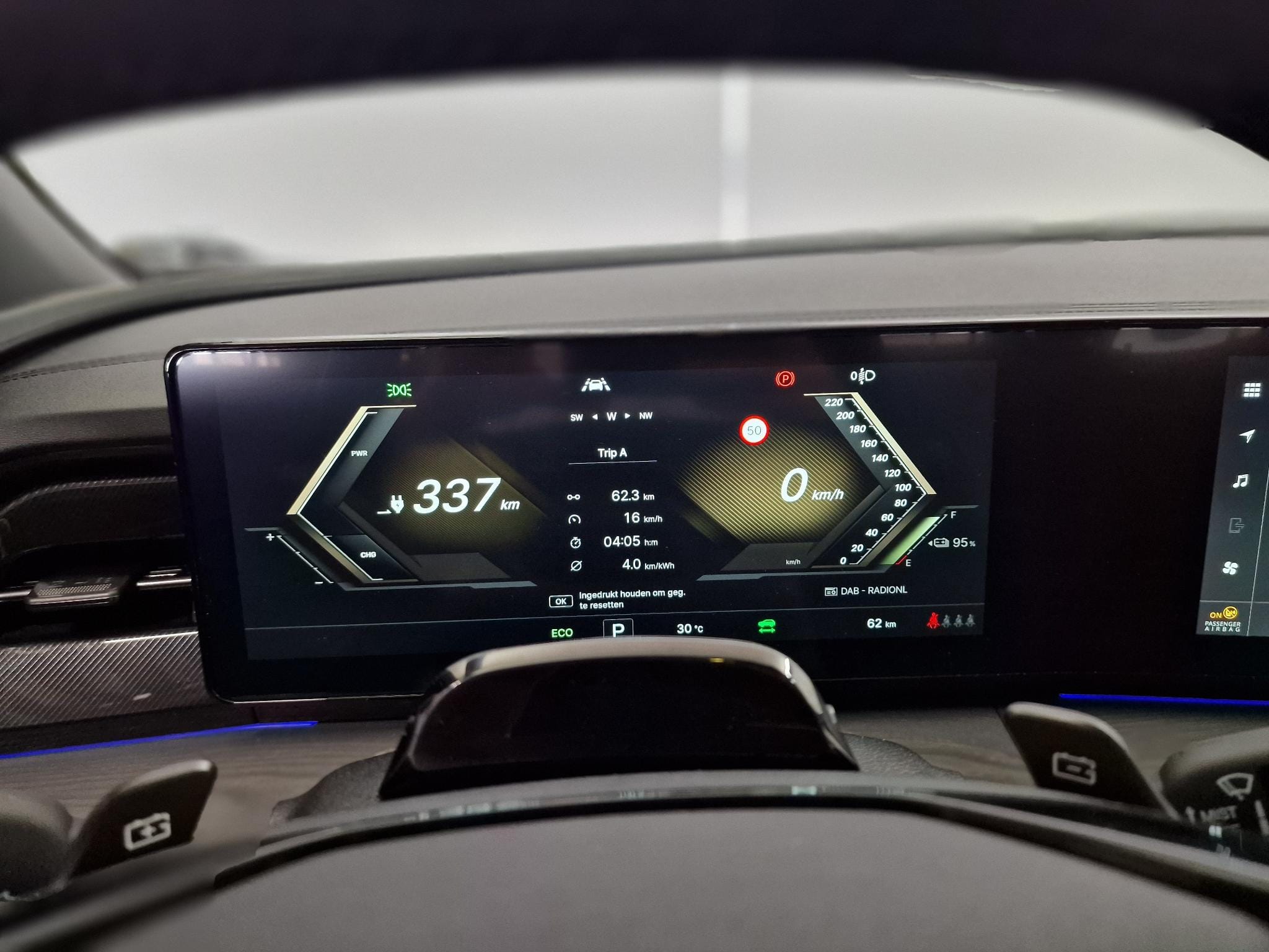 KGM Musso EV Black Line 80.6 kWh 4WD Luxe leder/suede bekleding, Schuifdak, Navigatie, 4x4, 2300kg trekgewicht! afbeelding 31