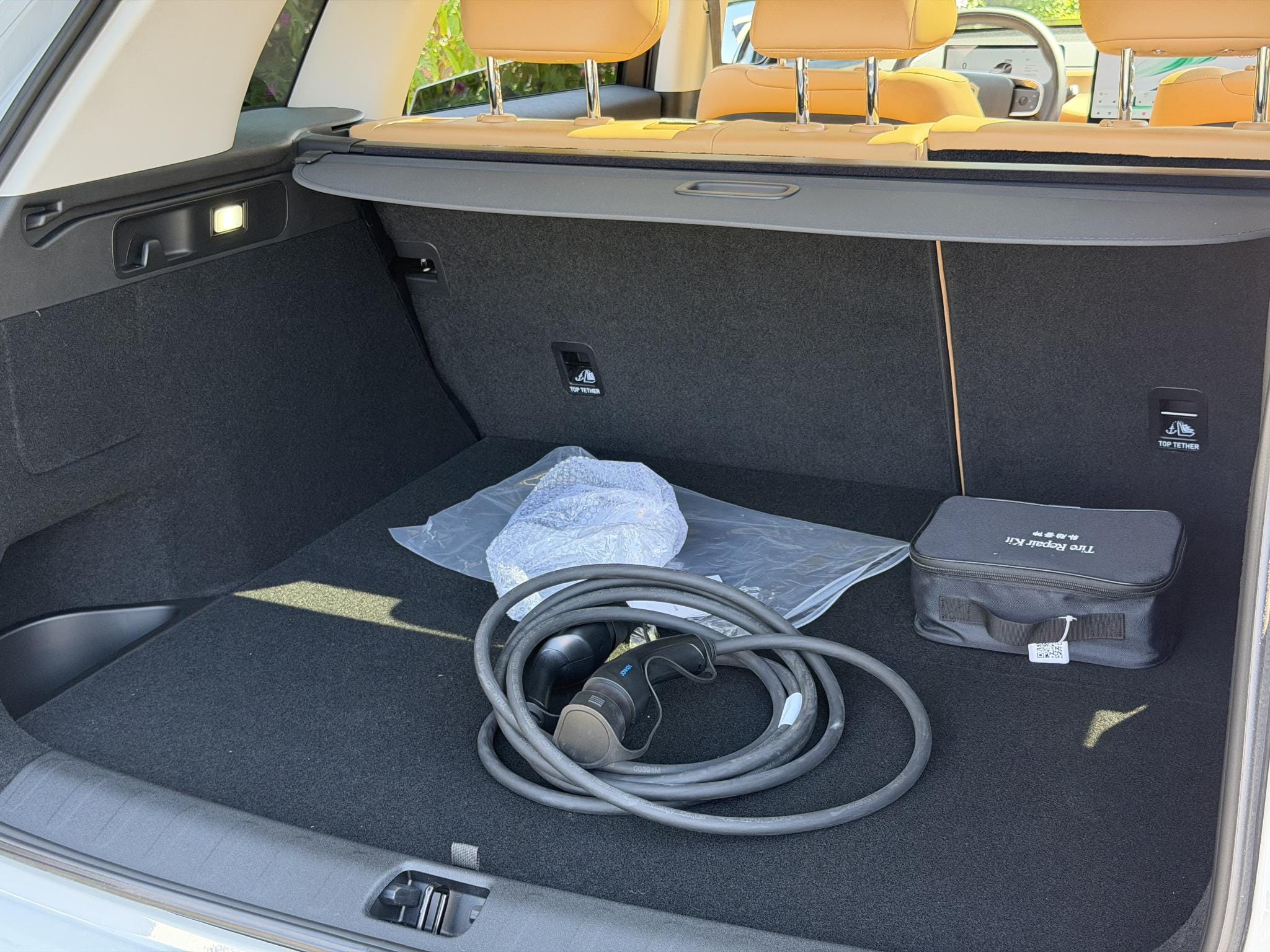 Leapmotor C10 Design REEV 28.4 kWh 218PK Automaat Navigatie, Camera 360, Lichtmetalen velgen, Elektrische Achterklep, Kunstlederen bekleding, Stoel Verwarming & Ventilatie afbeelding 13