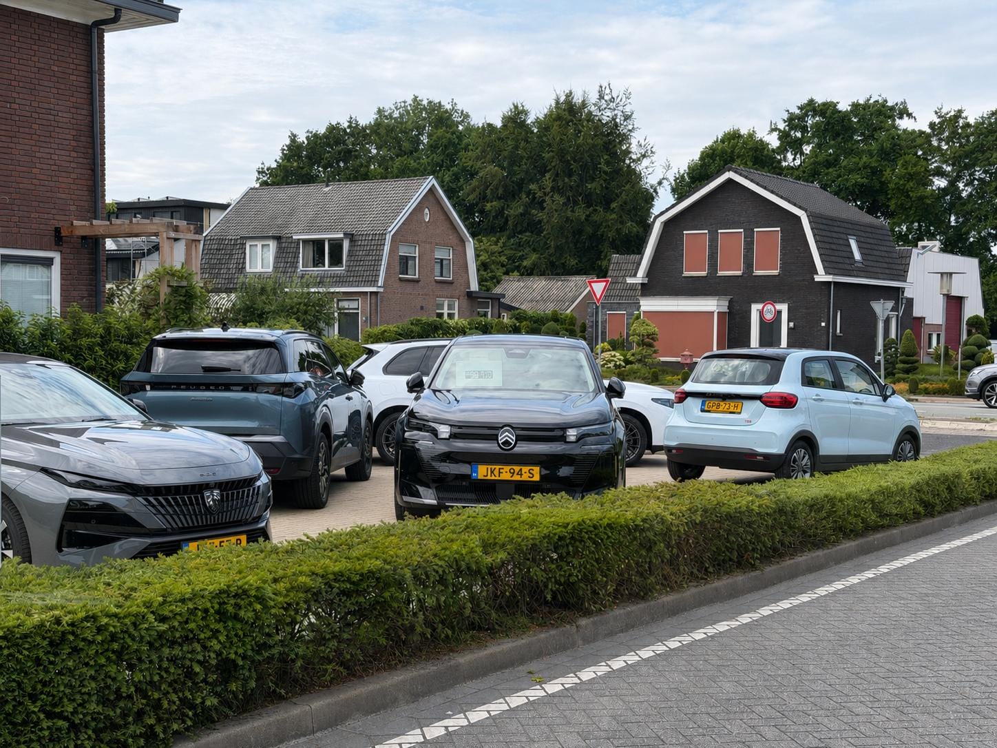 Leapmotor C10 Design REEV 28.4 kWh 218PK Automaat Navigatie, Camera 360, Lichtmetalen velgen, Elektrische Achterklep, Kunstlederen bekleding, Stoel Verwarming & Ventilatie afbeelding 37