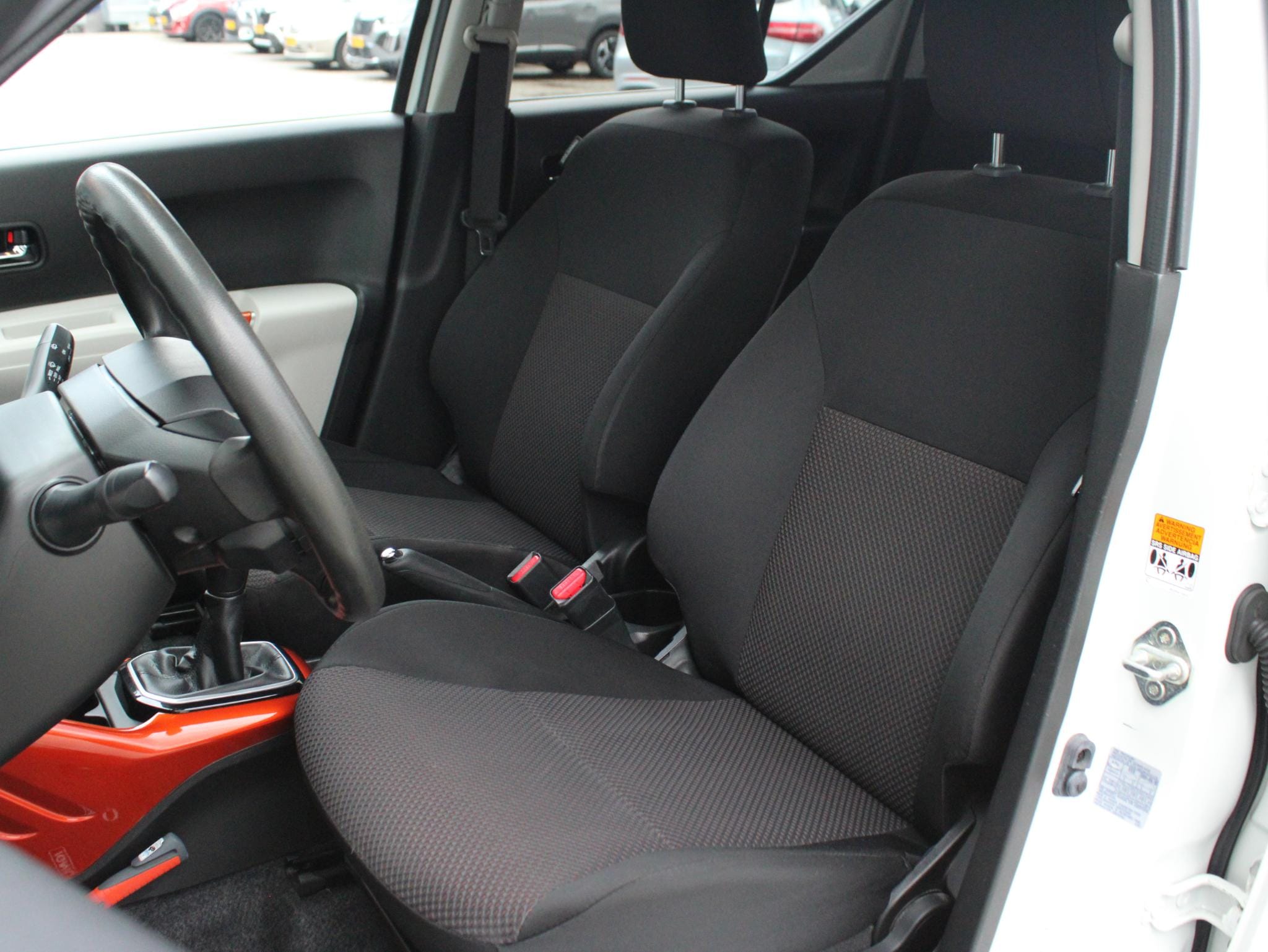 Suzuki Ignis 1.2 Select 2e Eigenaar, Carplay/Android Auto, Stoelverwarming, Achteruitrijcamera, Airco, Radio afbeelding 6