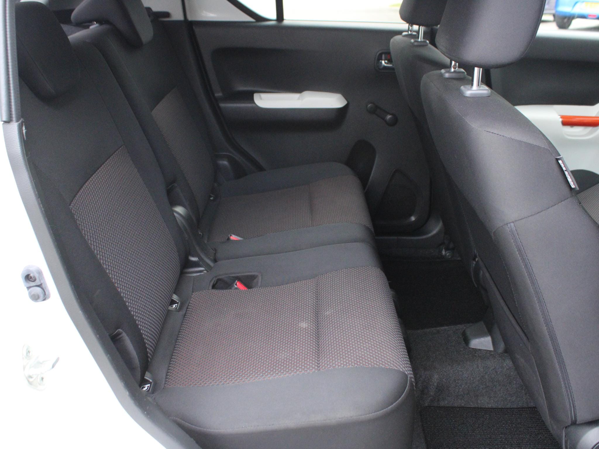 Suzuki Ignis 1.2 Select 2e Eigenaar, Carplay/Android Auto, Stoelverwarming, Achteruitrijcamera, Airco, Radio afbeelding 9