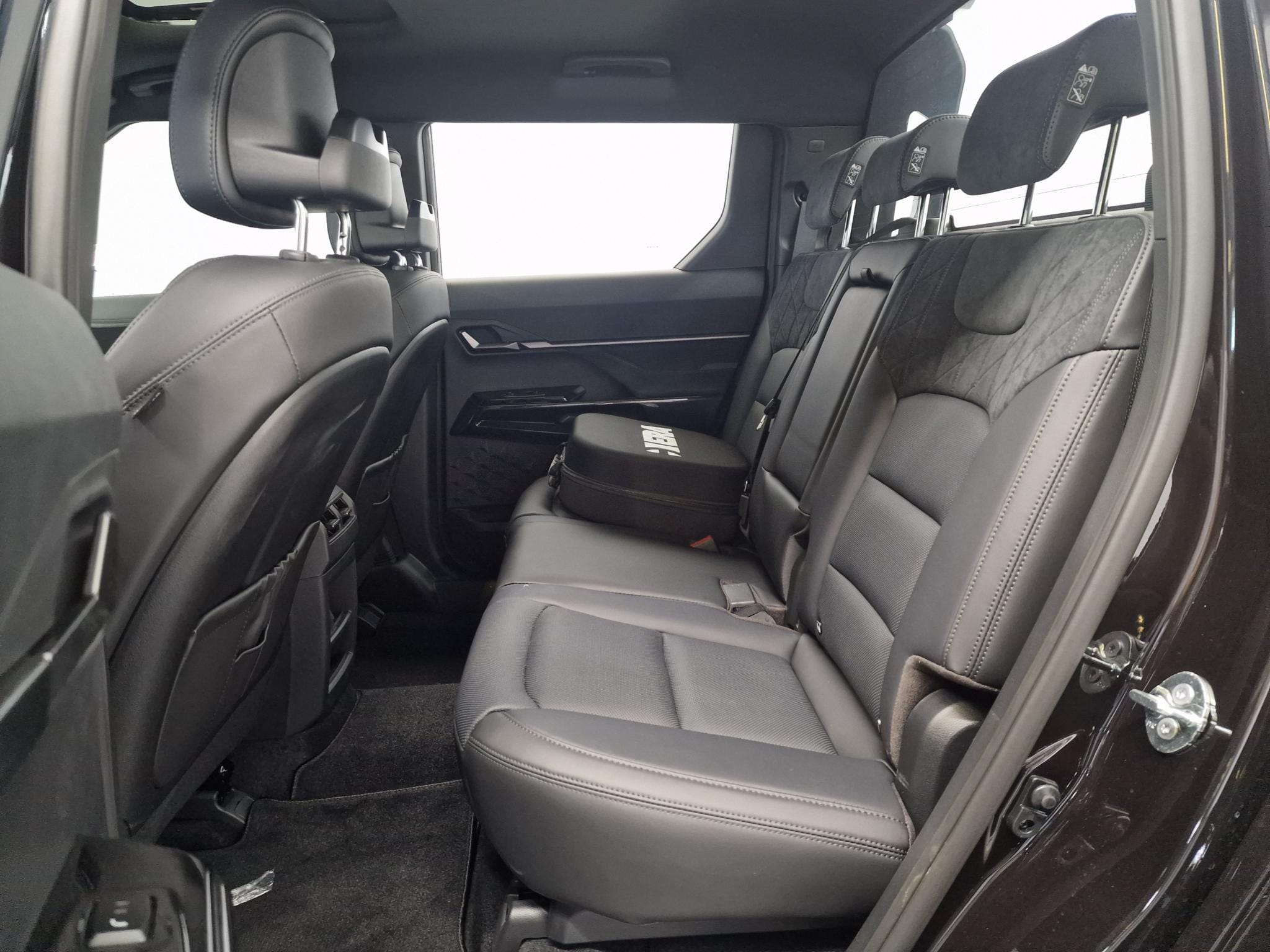 KGM Musso EV Titanium 80.6 kWh 4WD Luxe lederen bekleding, Stoelverwarming en ventilatie, Schuifdak, Navigatie, 4x4, 2300kg trekgewicht! afbeelding 13