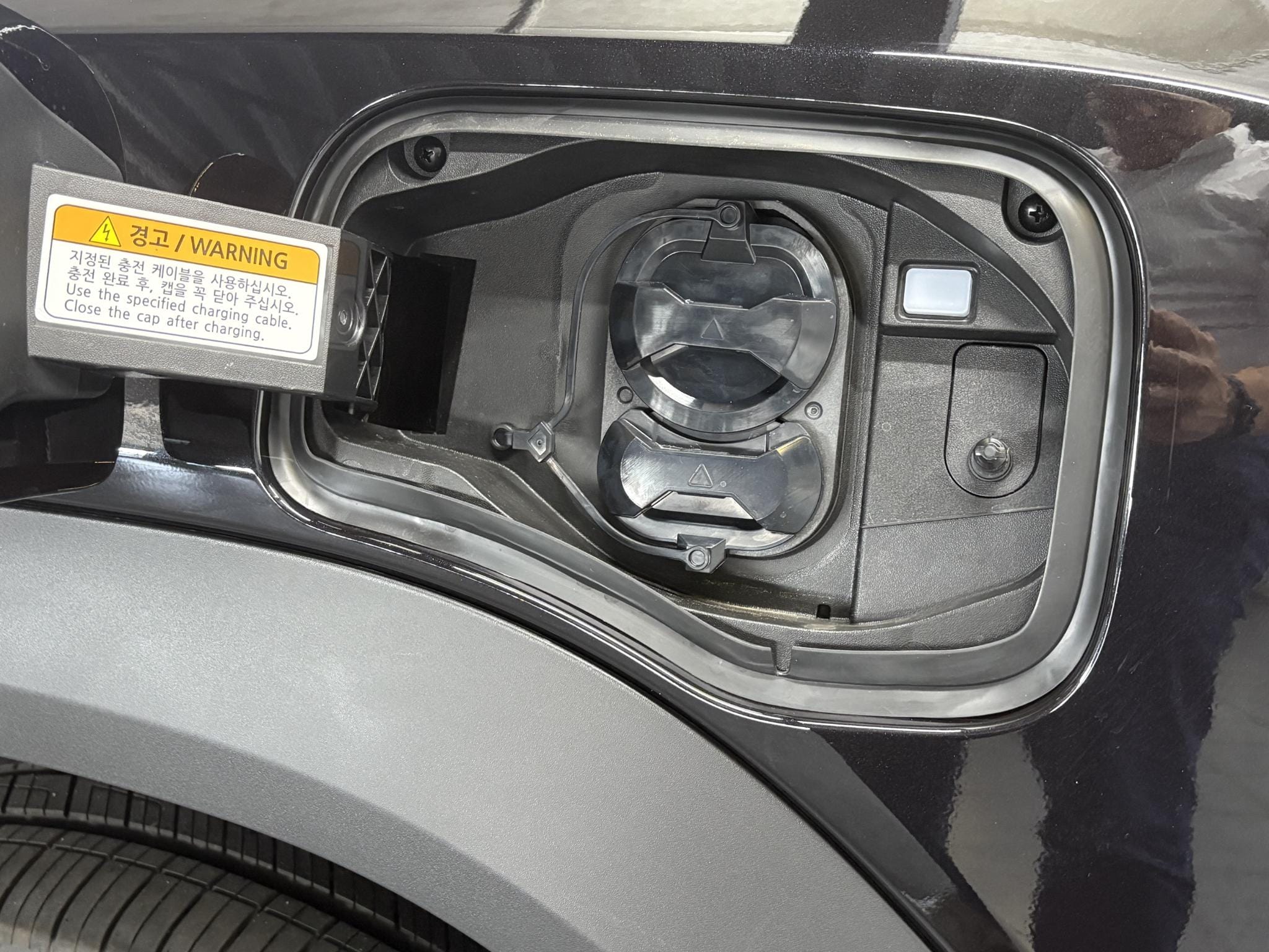 KGM Musso EV Titanium 80.6 kWh 4WD Luxe lederen bekleding, Stoelverwarming en ventilatie, Schuifdak, Navigatie, 4x4, 2300kg trekgewicht! afbeelding 16
