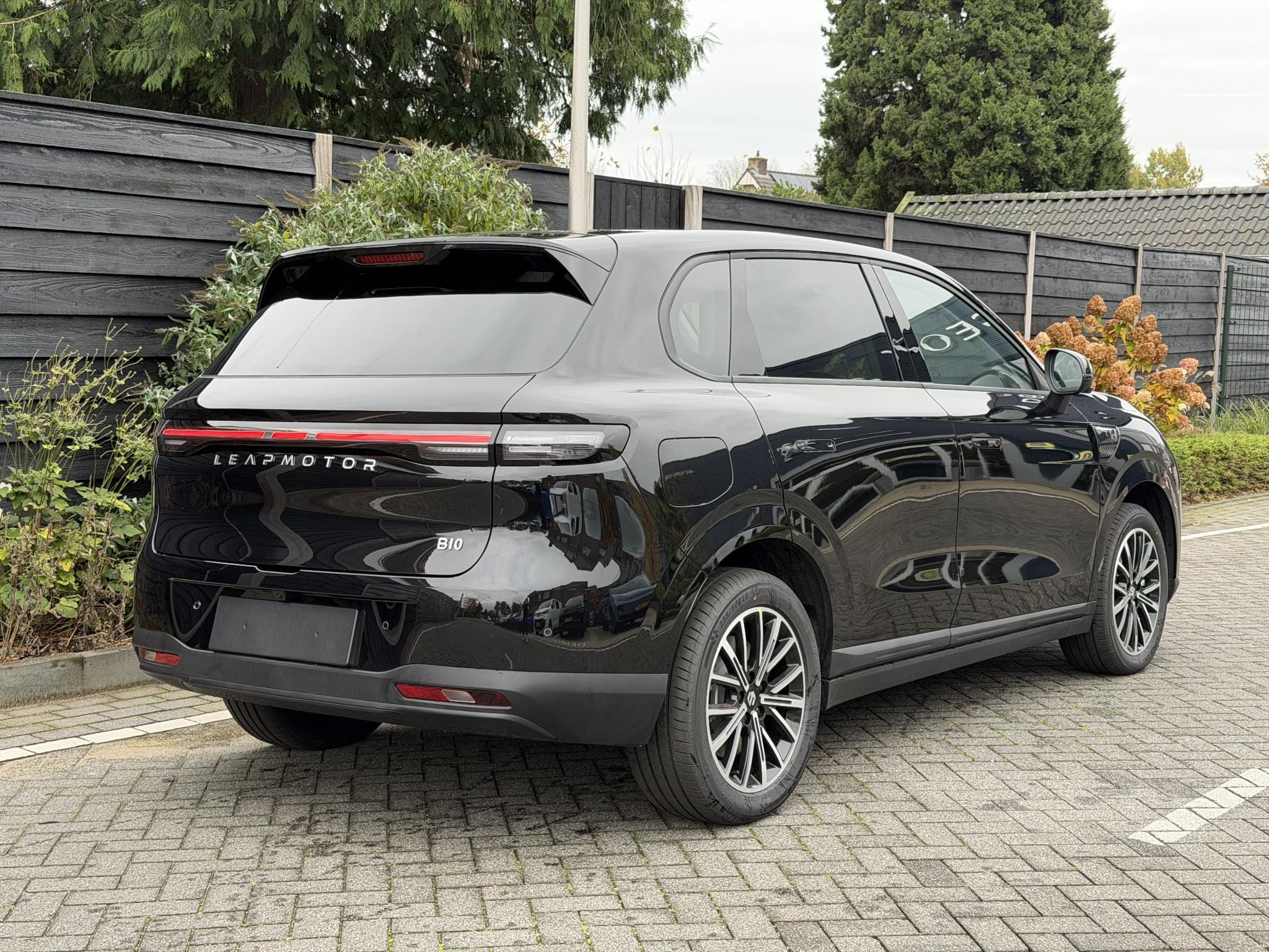 Leapmotor B10 Design ProMax 67.1 kWh 218PK Automaat Navigatie, Rondomzichtcamera, Adaptieve Cruise Control, Climate Control, Panoramadak afbeelding 5