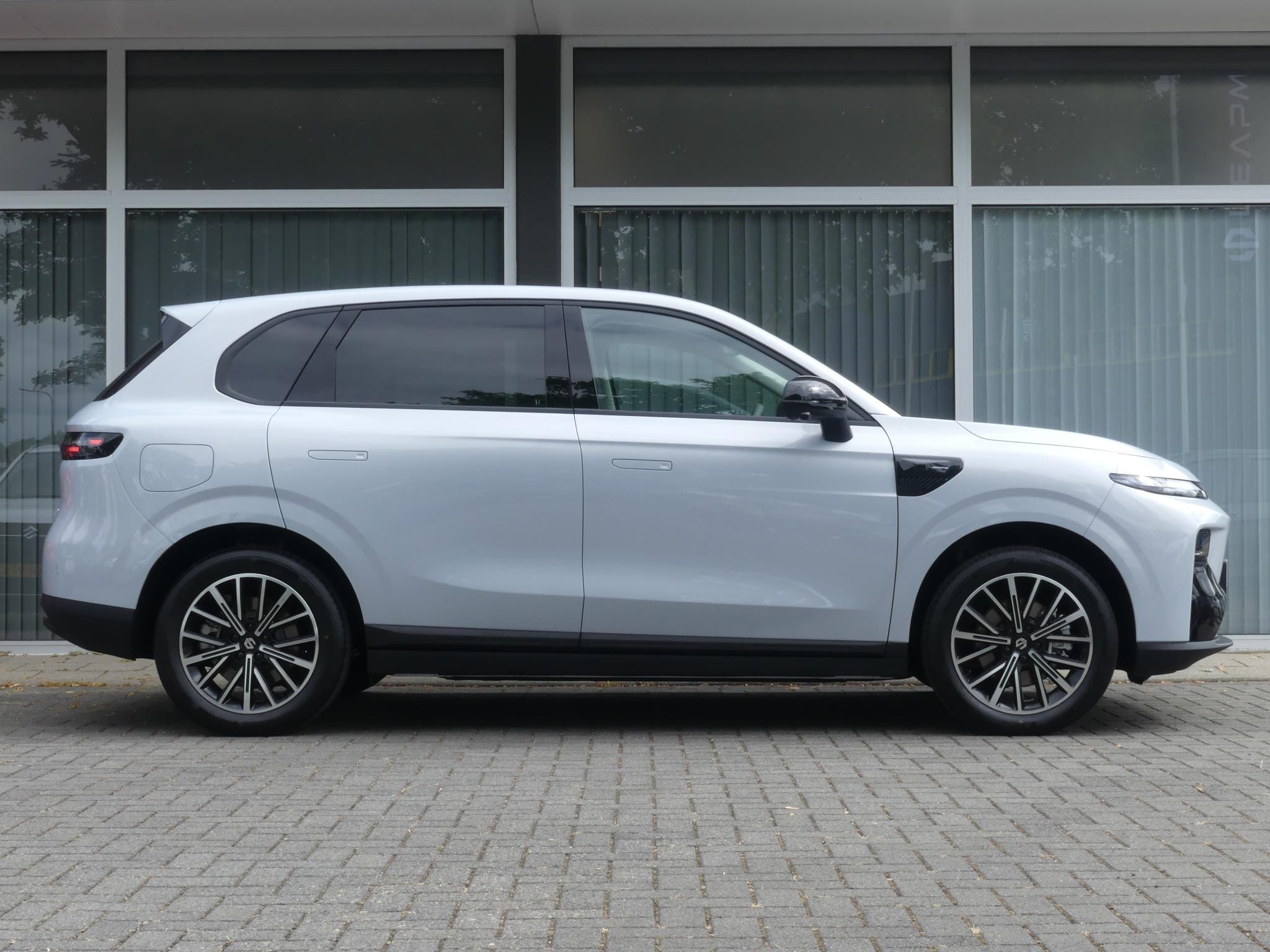 Leapmotor B10 Design ProMax 67.1 kWh 218PK Automaat Navigatie, Camera 360, Lichtmetalen velgen, Elektrische Achterklep, Kunstlederen bekleding, Stoel Verwarming & Ventilatie afbeelding 6