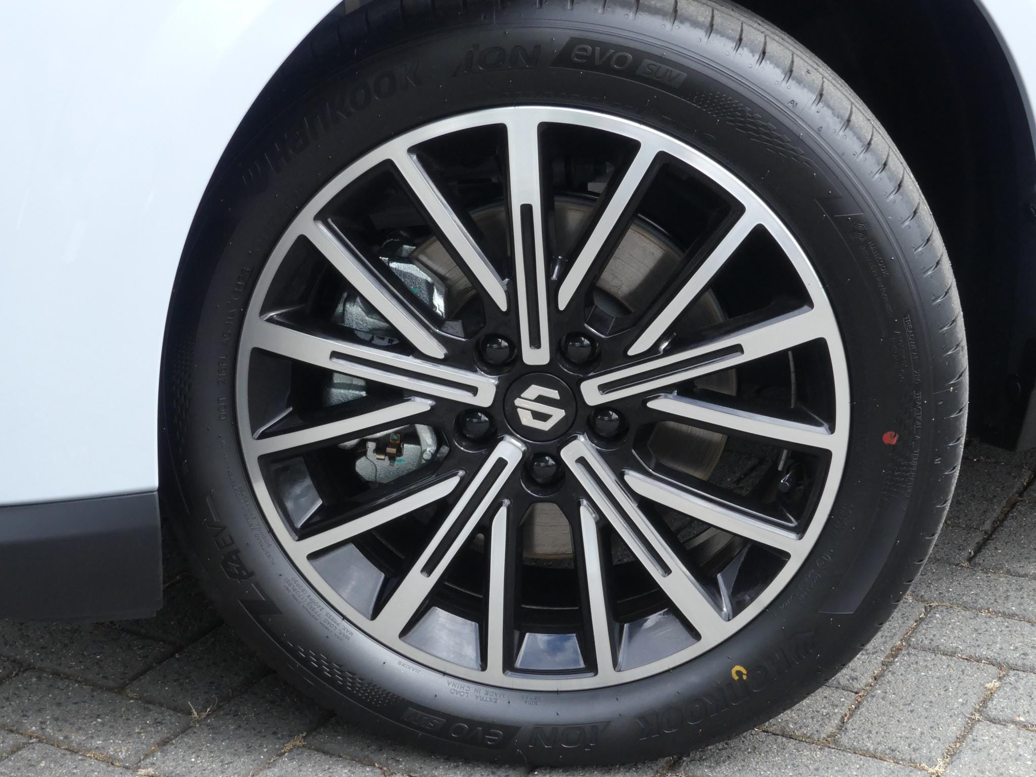 Leapmotor B10 Design ProMax 67.1 kWh 218PK Automaat Navigatie, Camera 360, Lichtmetalen velgen, Elektrische Achterklep, Kunstlederen bekleding, Stoel Verwarming & Ventilatie afbeelding 7