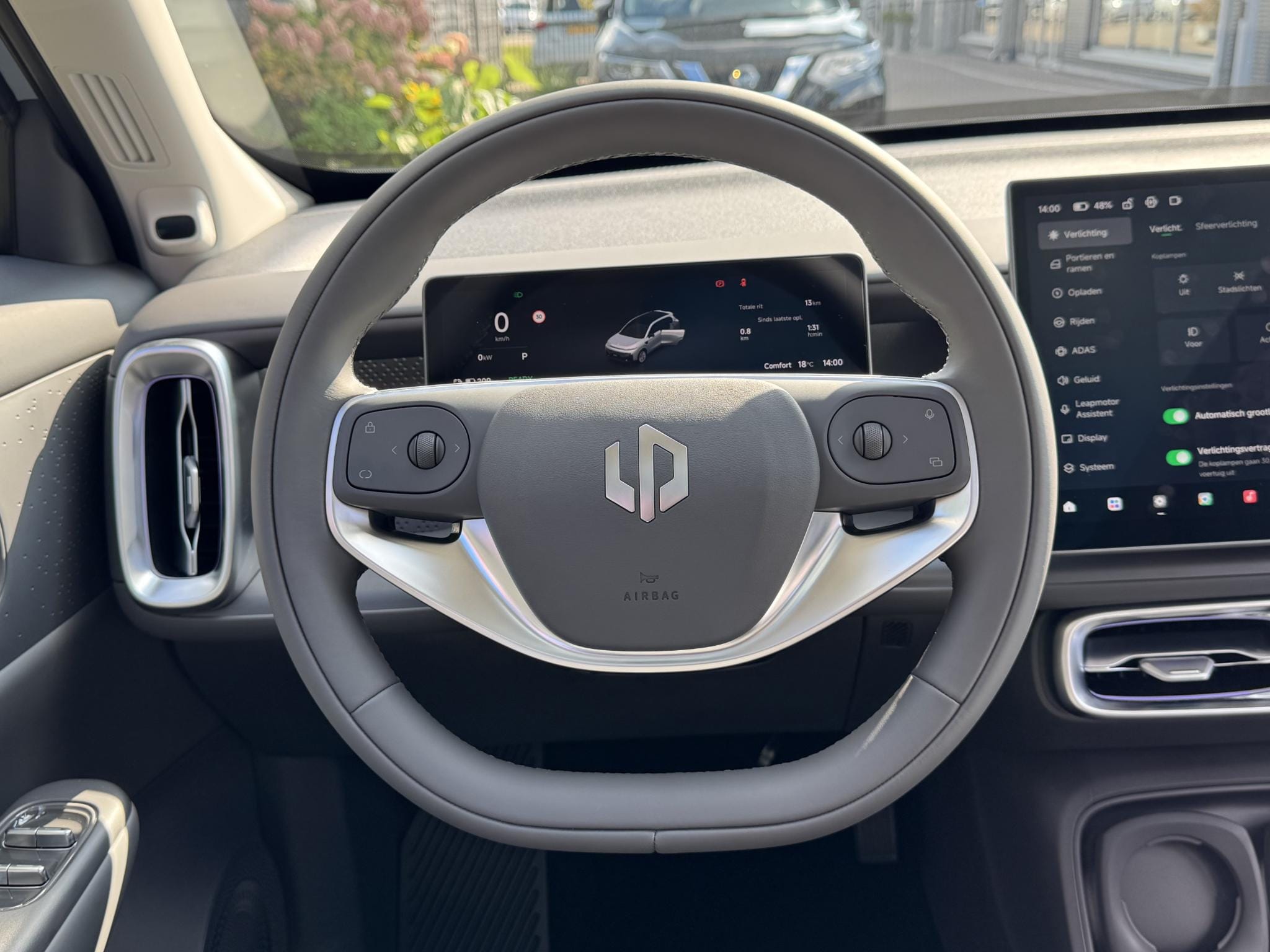 Leapmotor B10 Design ProMax 67.1 kWh 218PK Automaat Navigatie, Camera 360, Lichtmetalen velgen, Elektrische Achterklep, Kunstlederen bekleding, Stoel Verwarming & Ventilatie afbeelding 21