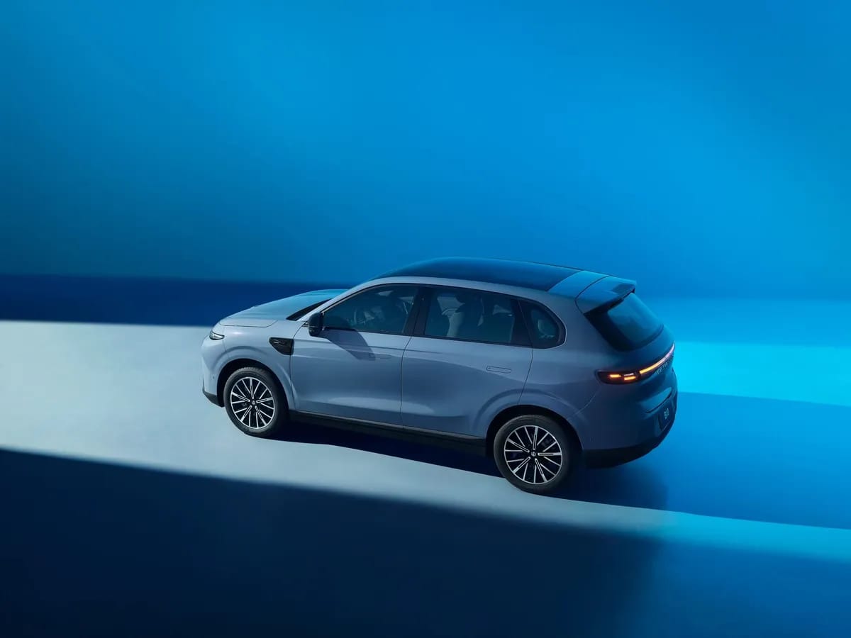 new Leapmotor B10 Auto Versteeg Buurman Voorthuizen Barneveld Ede Veenendaal Apeldoorn Deventer Ermelo.jpg (3).webp